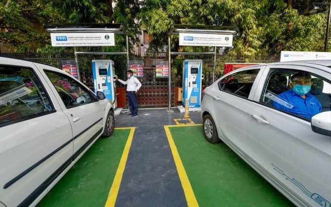 best ev electric vehicle charging station in delhi