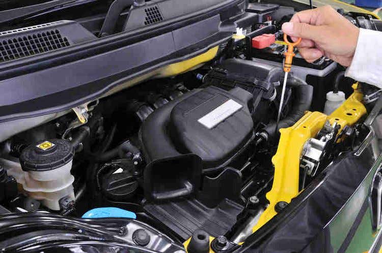 How To Check Engine Oil level Of Your Car Correctly