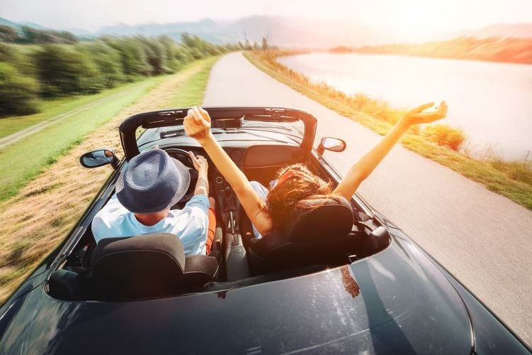 10 Best Road Trip Songs To Keep on Your Playlist When You Embark On a Journey