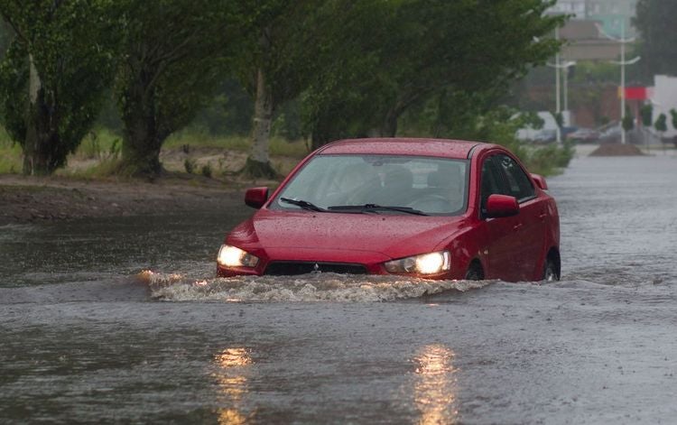 Follow These 5 Essential Tips To Drive Through Floods