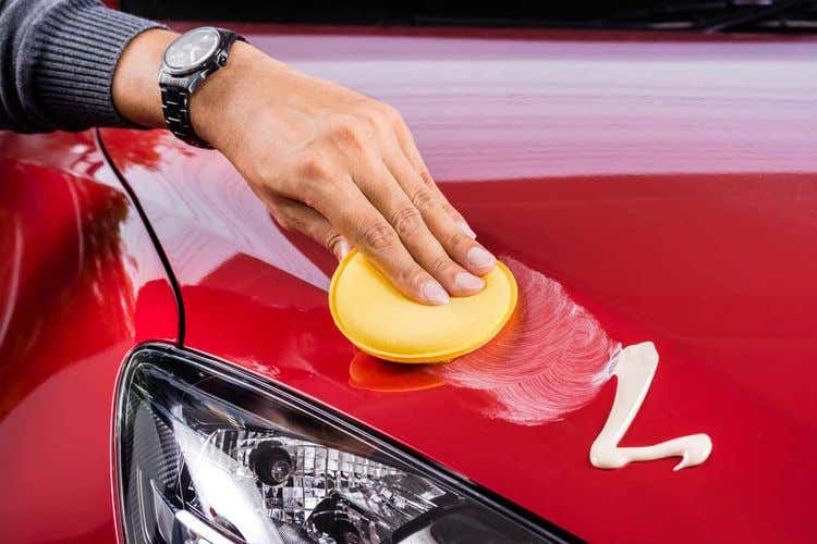 How to Smooth Out Touch Up Paint on a Car